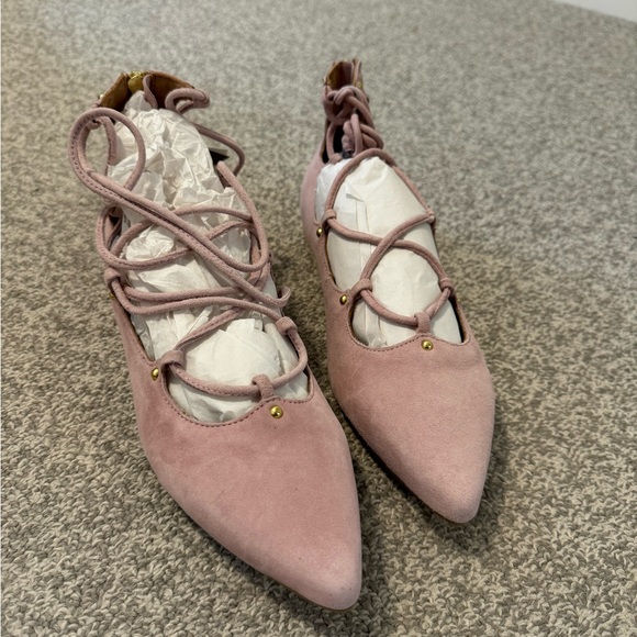 H&M Suede Pink pointy toe tie-up flats - Picture 1 of 3